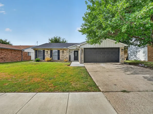 704 Levelland Dr, Arlington, TX 76017