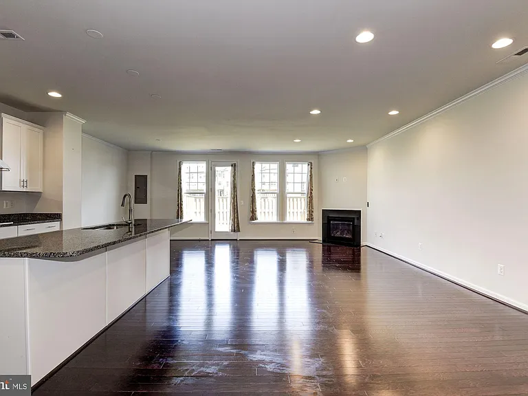42524 Benfold Sq — Photo 11