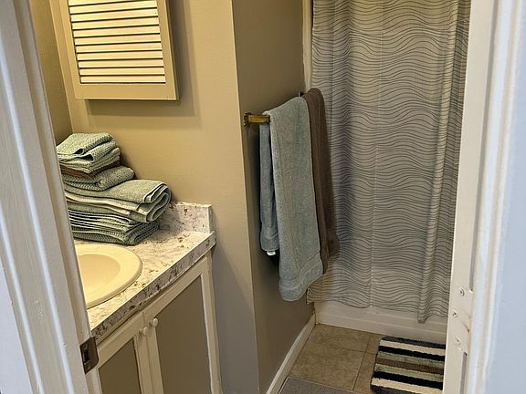 5th image of 532 Lanier Cres