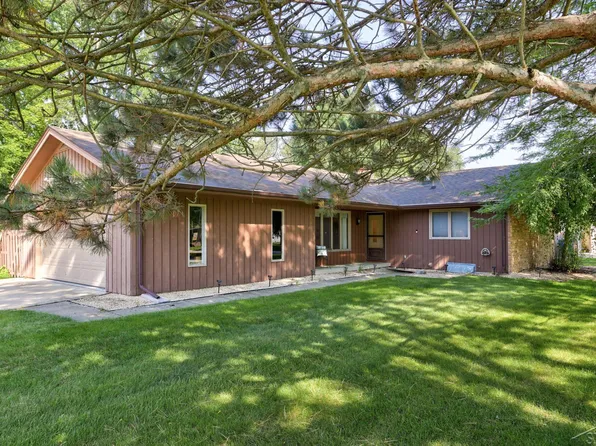 1299 Cranbrook Dr, Saginaw, MI 48638
