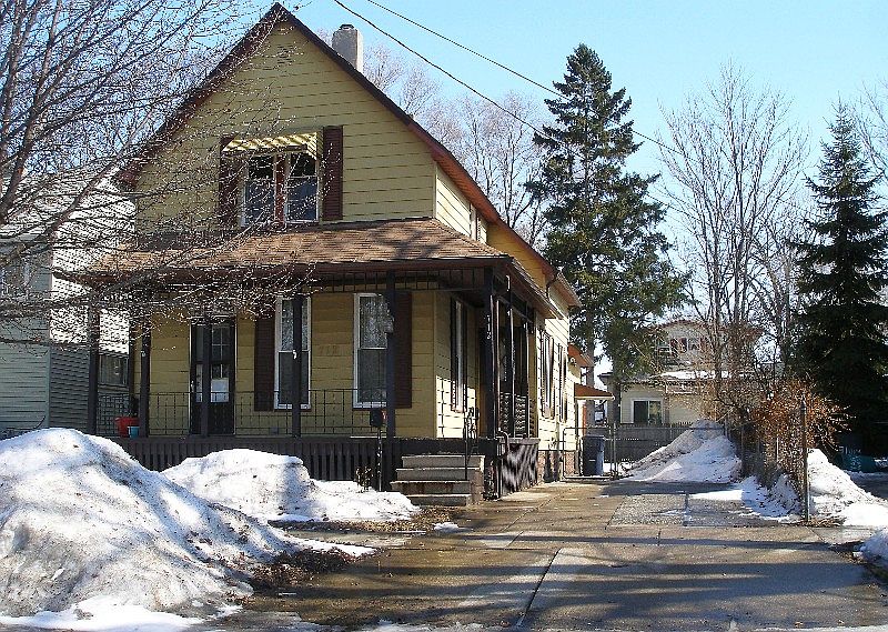 2nd image of 712 Litchfield St