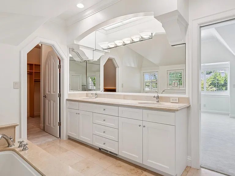 845 Windsor Dr — Photo 43