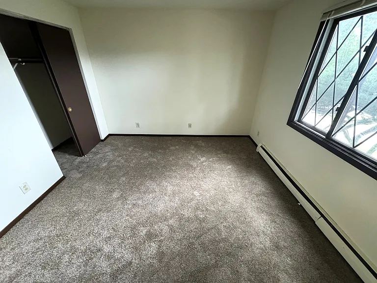 2355 Chalet Gardens Rd #2 — Photo 5