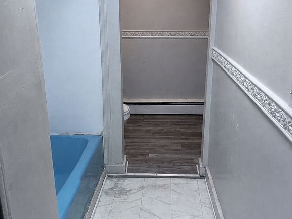 5th image of 1517 Division St APT 2