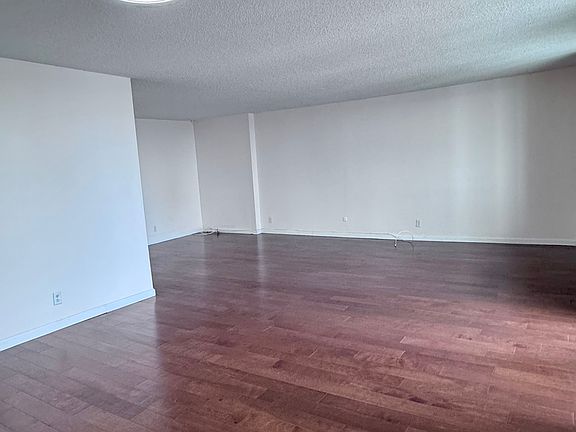 5th image of 300 Winston Dr APT 702