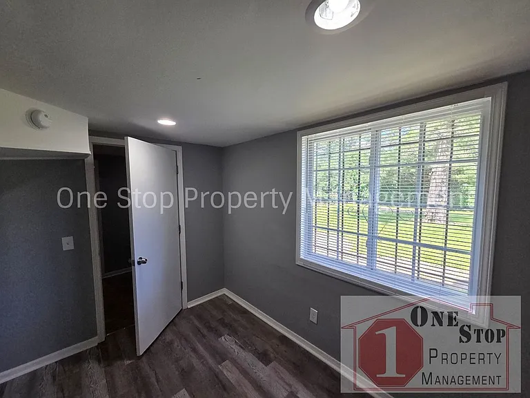 7037 Askew Ave — Photo 21