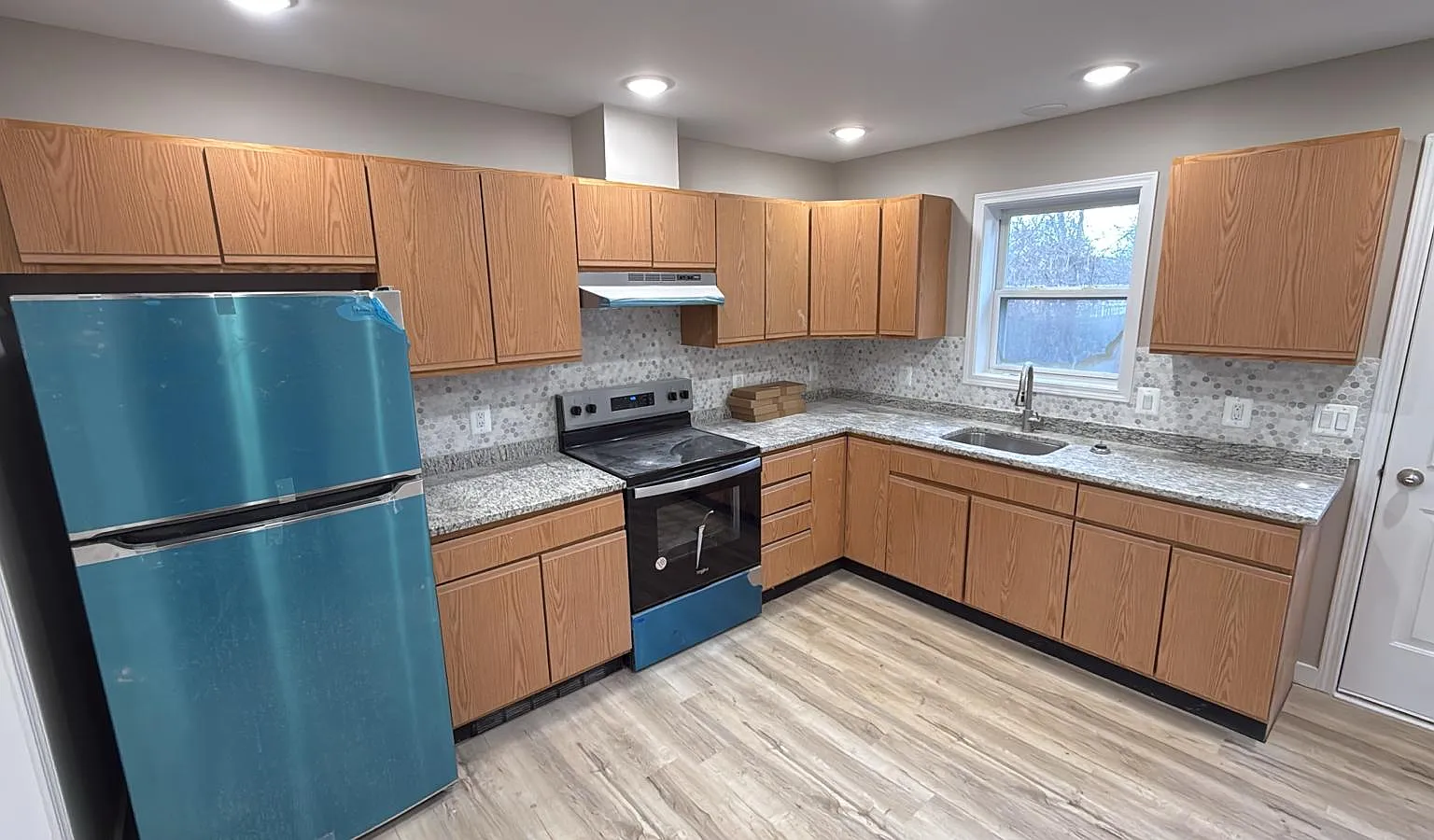 3 bed, 1200 sqft, $2,600 — Photo 2