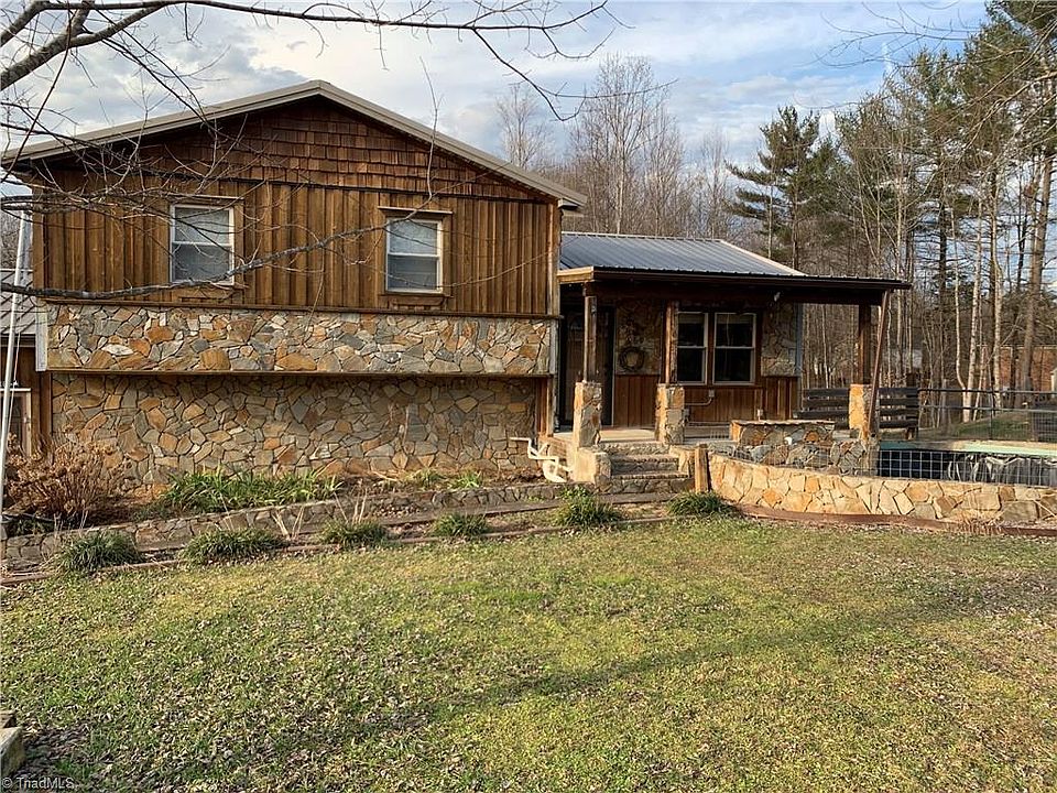 1st image of 164 Twin Oaks Dr