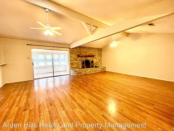 4th image of 208 Candice Dr