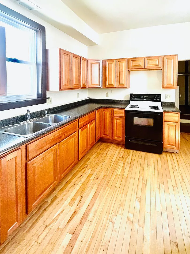 3 Bed, 1.5 Bath (329 North Street) — Photo 1