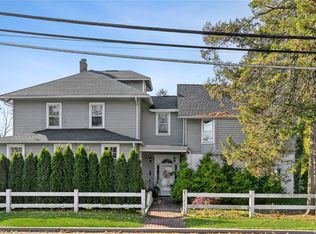 135 Split Rock Rd, Syosset, NY 11791