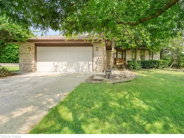 1141 Alpine Ln, Lemont, IL 60439