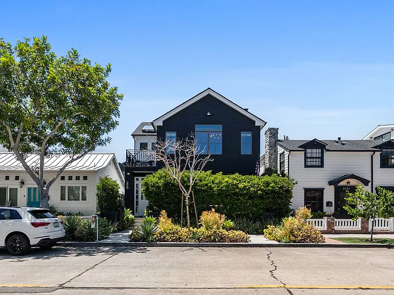 2037 E Ocean Blvd — Photo 50