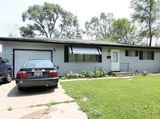 181 Marian Pkwy, Crystal Lake, IL 60014