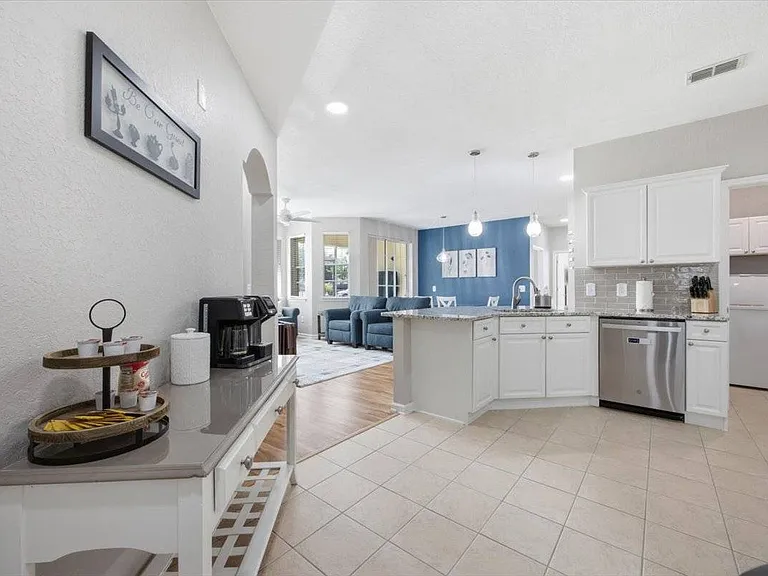 301 W Ridge Rd #301 — Photo 4