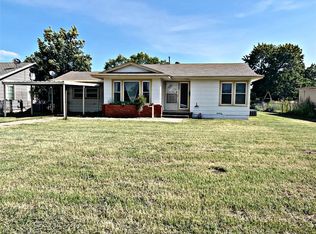 1203 Compton St, Stamford, TX 79553