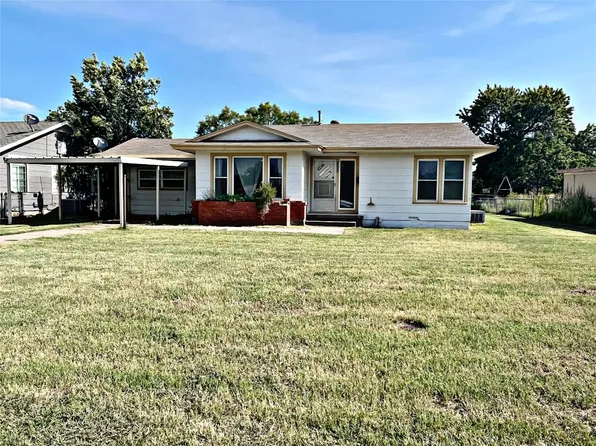 1203 Compton St, Stamford, TX 79553