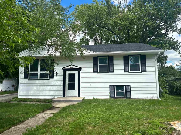2043 Linway Dr, Beloit, WI 53511