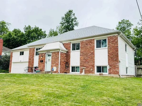 3013 SW Atwood Ave, Topeka, KS 66614