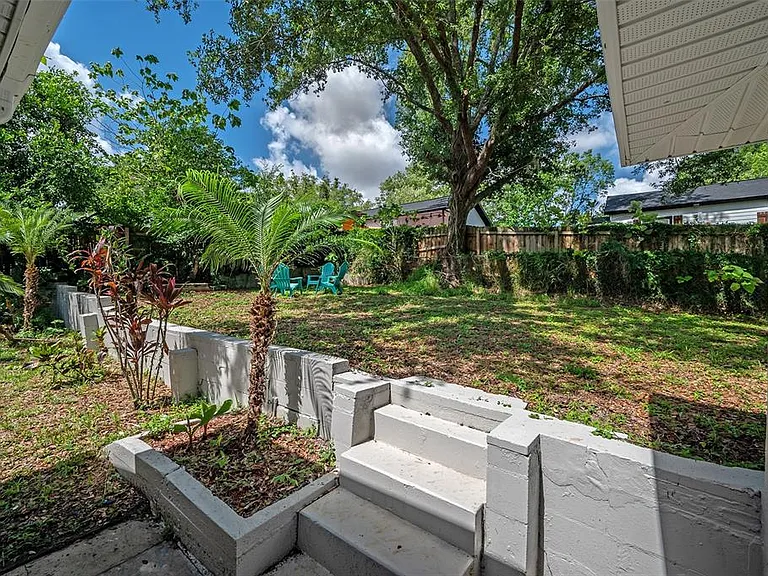 7204 N 15th St — Photo 31