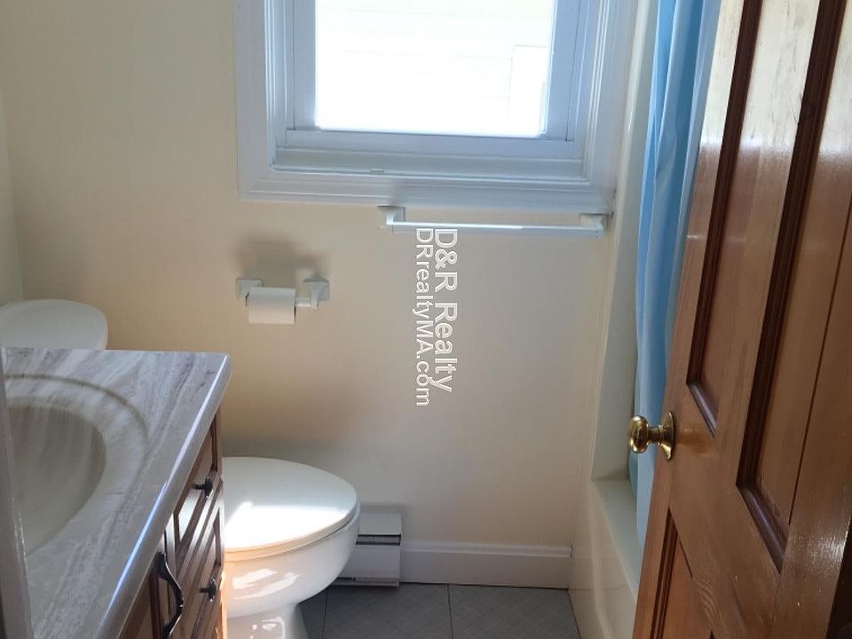 1st image of 111 Yorktown St #112519954