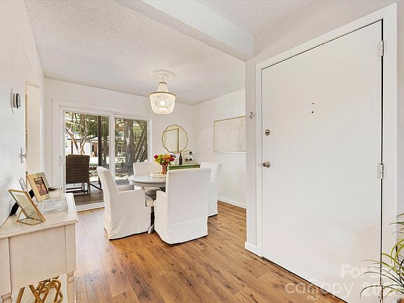 5th image of 2616 Park Rd APT B