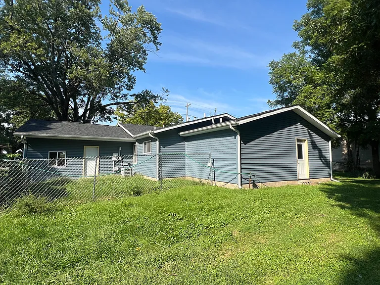 3611 W 250 N — Photo 3