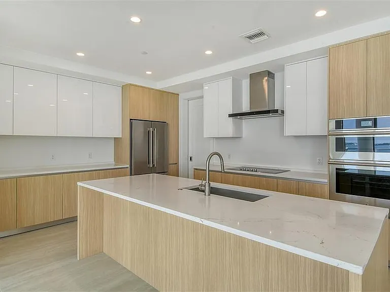 301 Quay Cmns #1011 — Photo 14