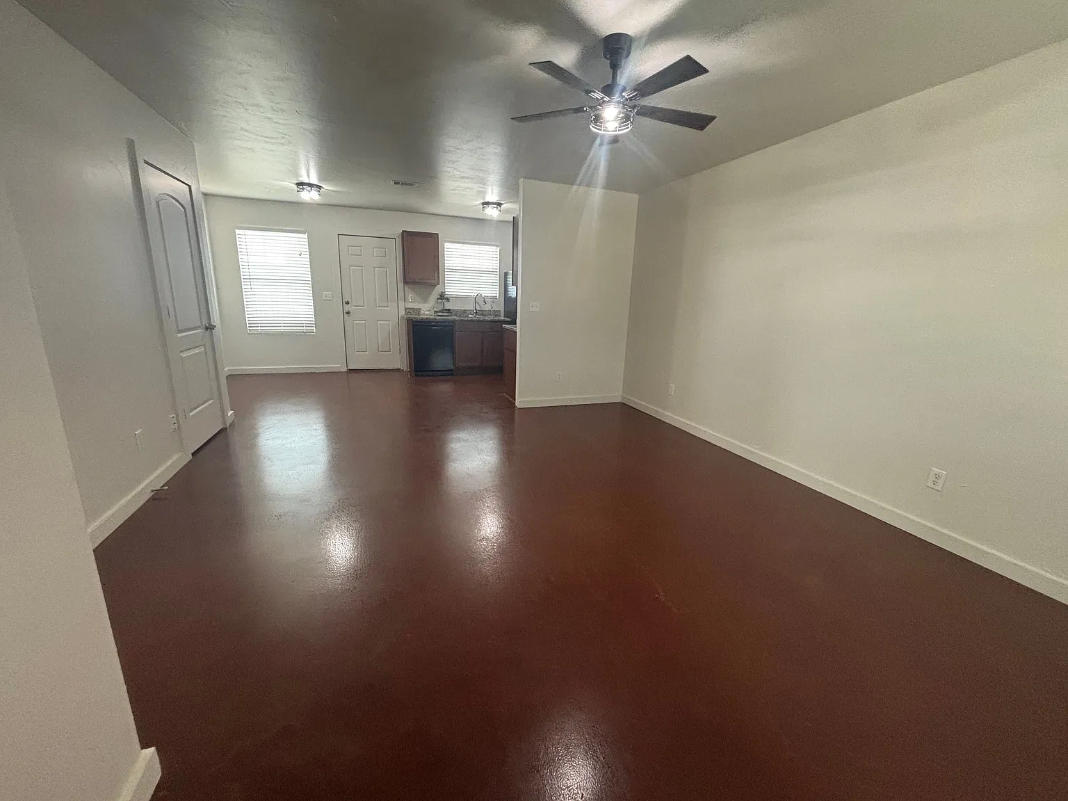 Updated 3 Bed / 2 Bath Duplex on 15 Acres FamilyFriendly Community with Playscape — Photo 2