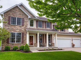 15204 Oakwood Dr, Urbandale, IA 50323
