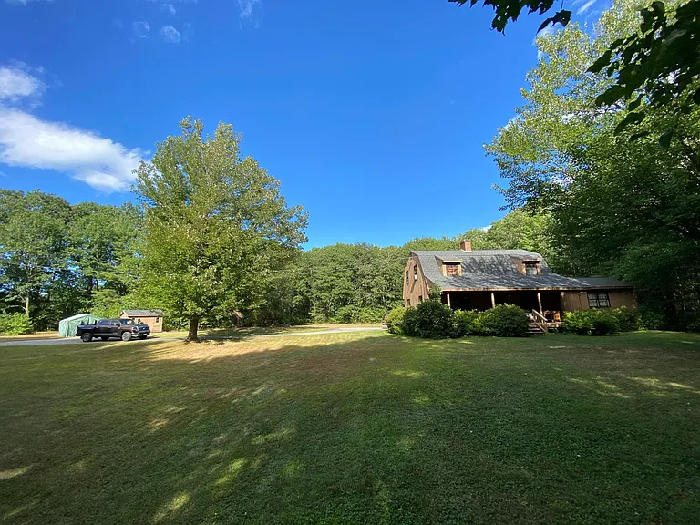 21 Moulin Ln — Photo 3