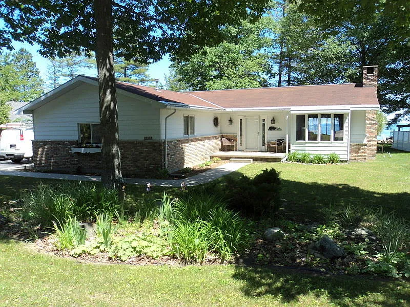 4374 N Lake Shore Dr photo 1