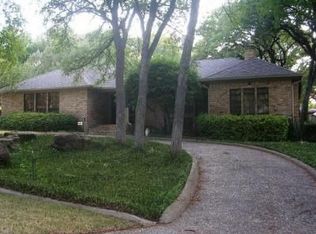 2201 Ivanhoe Cir, Grand Prairie, TX 75050