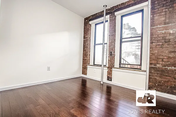 Rented by Jonis Realty | media 11