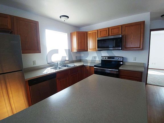 4th image of 903 11th St E Unit F3