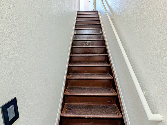5th image of 6001 S Yosemite St APT B204