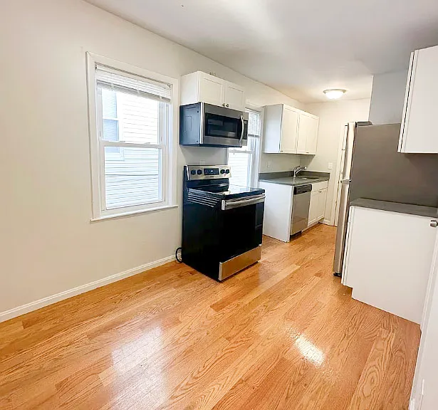 44-46 South St #3 — Photo 8