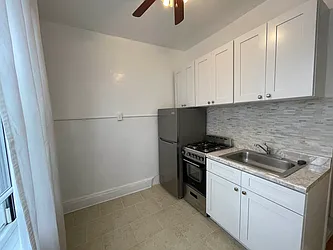 Rented by Sterea Agency