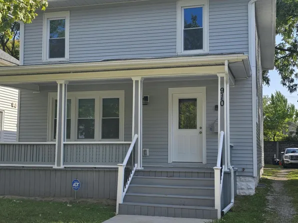 910 Vine St, Lansing, MI 48912