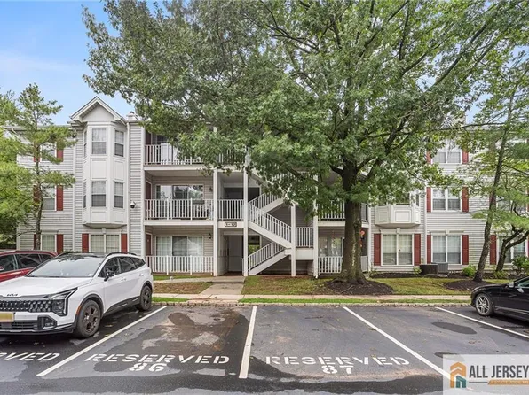 2 Sheffield Ct, North Brunswick, NJ 08902