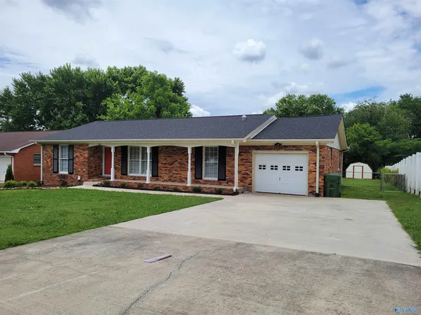 2215 Fairfax St NE, Huntsville, AL 35811