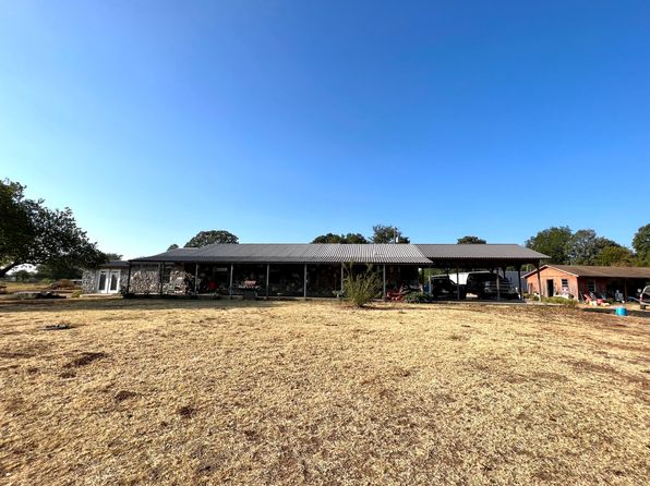 5690 W Pace Rd, Tishomingo, OK 73460