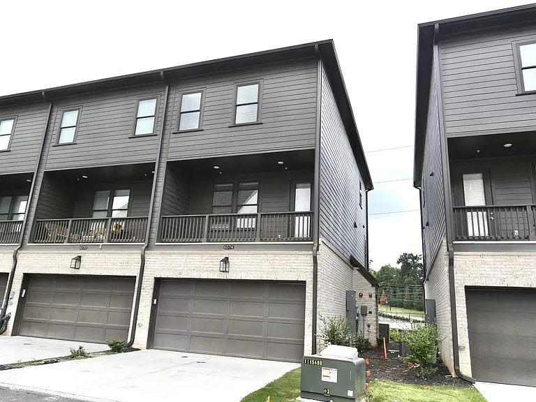 6574 Beacon Dr — Photo 1
