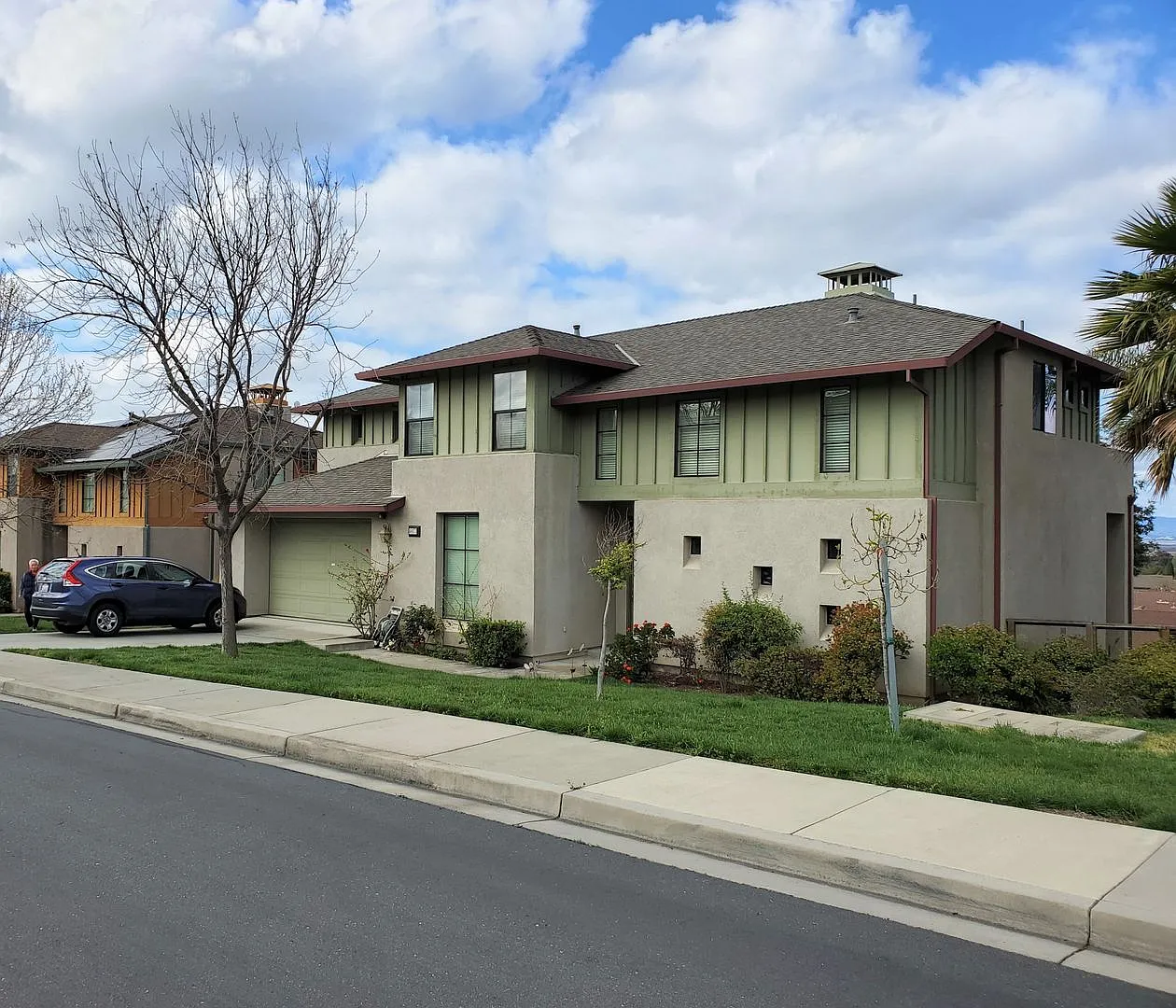 Wonderful 5bd / 3.5ba with 2 master suites — Photo 1