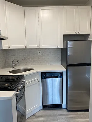 Rented by Current Real Estate Advisors | media 9