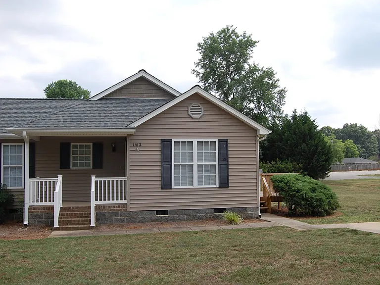 1412A Lankford St — Photo 2