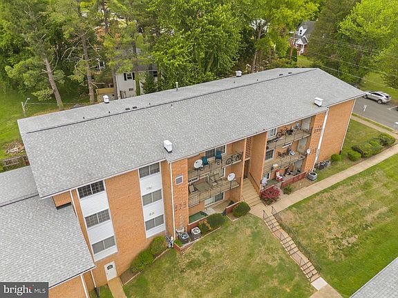 5th image of 635 Waterloo Rd APT 222