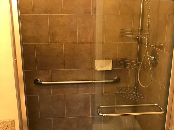 4th image of 1250 Park Ave W APT 431