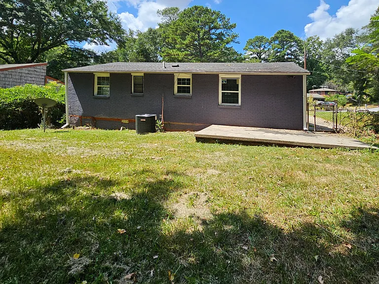 382 Cologne Dr SE — Photo 27
