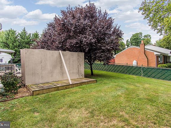 3rd image of 10922 Kemper Dr